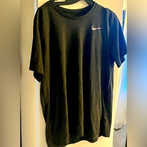 Nike dri fit t shirt size L
